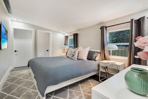 6 bedrooms, iron/ironing board, free WiFi, bed sheets