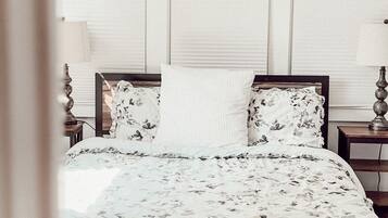 2 bedrooms, desk, iron/ironing board, free WiFi