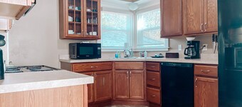The Springfield: 2br - 1bth - 4 guests