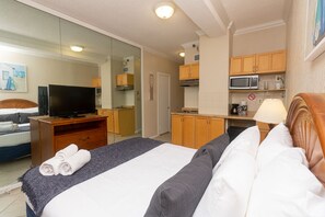 Apartment (1 Bedroom) | 1 bedroom, WiFi, bed sheets - 227 City View Hollywood Beach (Hollywood)
