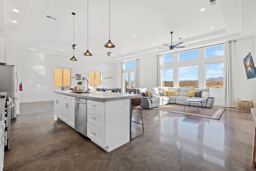 Desert Dreams: Pet Friendly + Resort Access + Sand Dunes