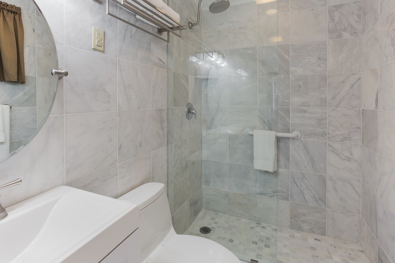 Palmer House Resort - Deluxe Two Double Beds 5