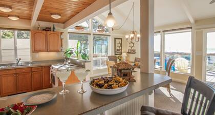 Hot Tub! Ocean Views and Short Walk to Sandy Beach! Game Room!