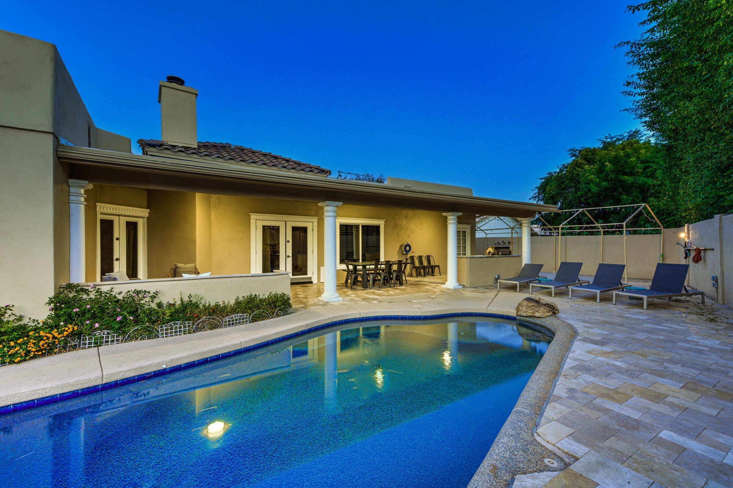 Spacious & Updated House + Heated* Pool
