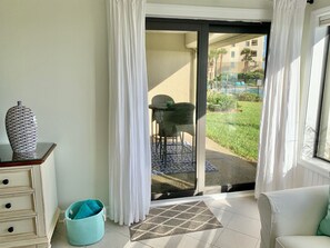 Smart TV, DVD player, books