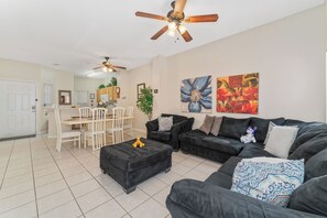 Televisio, pöytäjalkapallopöytä