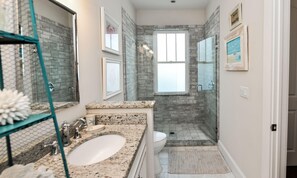Casa, várias camas | Banheiro | Secador de cabelo, toalhas de banho