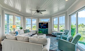 House, 3 Bedrooms | Living room
