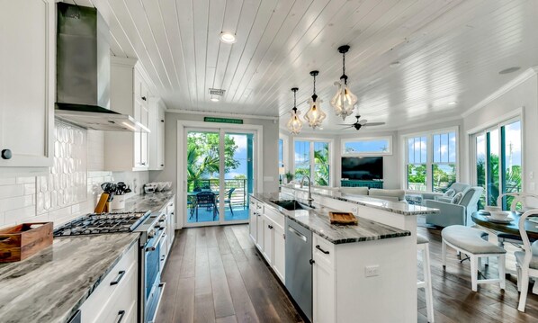 Ev, 3 Yatak Odası | Özel mutfak | Buzdolabı, mikrodalga fırın, set üstü ocak, bulaşık makinesi