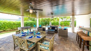 Terrace/patio - Coconut Cove by AMI Locals (Bradenton Beach)