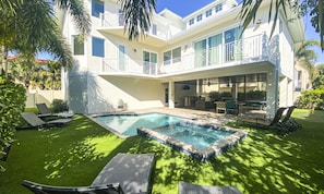 House, 6 Bedrooms | Exterior