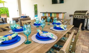 House, 6 Bedrooms | Private kitchen