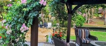 Fisherman Cottage Camp on Whitaker Bayou minutes from Sarasota Main St. downtown