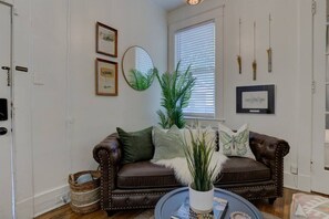 TV, Netflix, streaming services