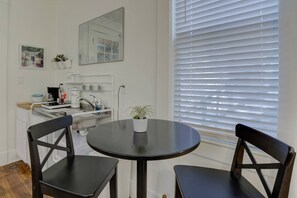 Dining - Private Historic Studio from the year 1900! (Memphis)