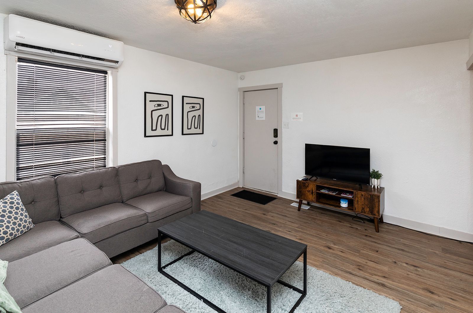 Fun Backyard ~Close to Downtown~Pet Friendly~4BDRM