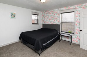 4 habitaciones, escritorio, tabla de planchar con plancha y wifi gratis