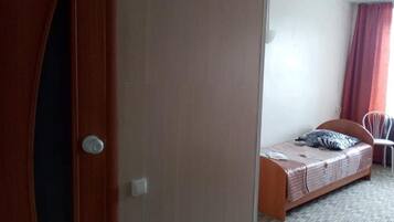 Desk, laptop workspace, free WiFi