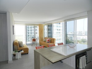 豪華公寓 | 起居區 | 45-吋平面電視、有線頻道、電視