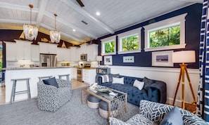 Hus - 3 sovrum | Vardagsrum | 36-tums tv med kabelkanaler