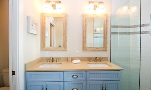 Bathroom - Ocean Breeze by AMI Locals (Bradenton Beach)