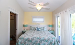 House, Multiple Beds - Ocean Breeze by AMI Locals (Bradenton Beach)