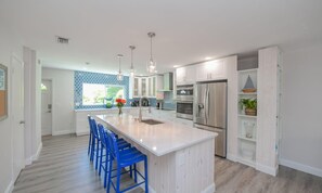 House, 3 Bedrooms | Private kitchen