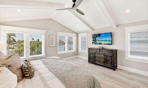 House, Multiple Beds | Iron/ironing board, bed sheets