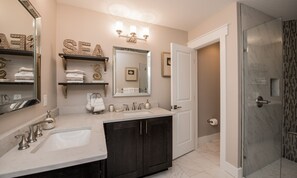 Casa, 4 quartos | Banheiro | Secador de cabelo, toalhas de banho