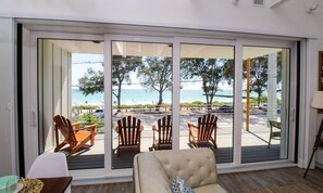 House, 3 Bedrooms | Living room