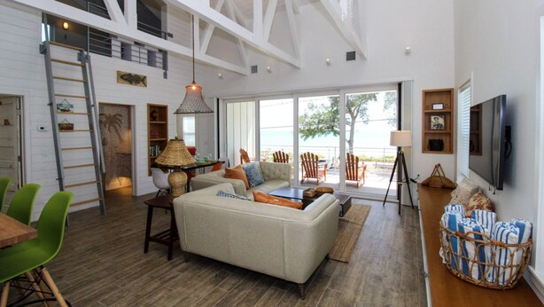 House, 3 Bedrooms | Living room | 42-inch TV with cable channels - The Surof House by AMI Locals (Bradenton Beach)