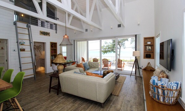 House, 3 Bedrooms | Living room