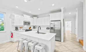 House, 5 Bedrooms | Private kitchen