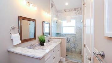 House, Multiple Beds | Bathroom | Hair dryer, towels