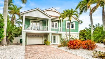 House, 4 Bedrooms | Exterior