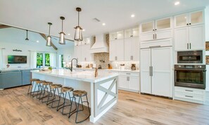 House, Multiple Beds | Private kitchen | Fridge, microwave, stovetop, dishwasher