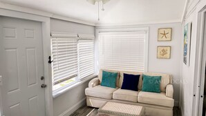 Condo, 2 chambres | Salle de séjour