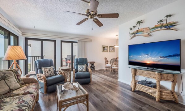 Apartment, 1 Schlafzimmer | Wohnzimmer | 42-Zoll-Fernseher mit Kabelempfang