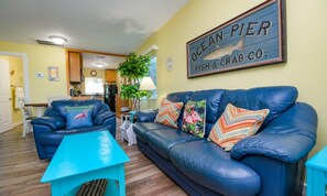 Interior - Lazy Livin by AMI Locals (Bradenton Beach)