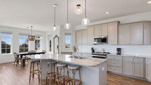 House, Multiple Beds | Private kitchen | Fridge, microwave, stovetop, dishwasher - Seaside Escape by AMI Locals (Bradenton Beach)