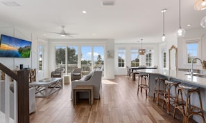 Casa, varias camas | Cocina privada | Refrigerador, microondas, parrilla de estufa y lavavajillas 