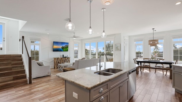 House, Multiple Beds | Private kitchen | Fridge, microwave, stovetop, dishwasher - Seaside Escape by AMI Locals (Bradenton Beach)