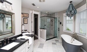 House, 5 Bedrooms | Bathroom | Hair dryer, towels - Salt Life by AMI Locals (Bradenton Beach)