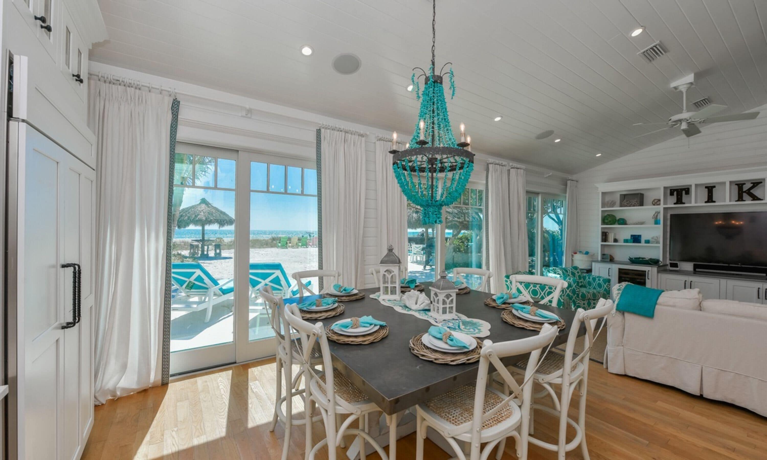 House, Multiple Beds | In-room dining