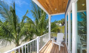 Maison, plusieurs lits | Balcon