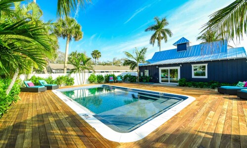 Islands West Resort Villas by AMI Locals