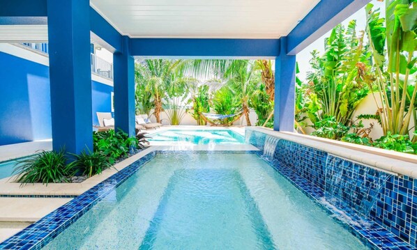 House, 5 Bedrooms | Pool