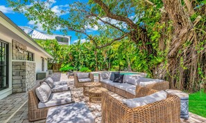 House, 3 Bedrooms | Balcony