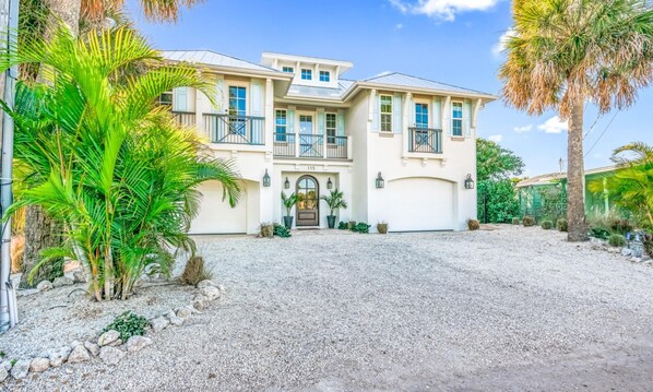 House, 3 Bedrooms | Exterior