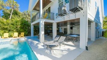 House, 5 Bedrooms | Pool